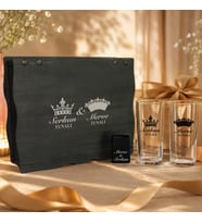 Çiftlere Özel Ahşap Kutulu 2’li Rakı Bardağı ve Çakmak Seti – Hediyelik Premium Sunum