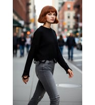 Kadın Oversize Triko Crop Kazak Düşük Kollu Akıtma Detaylı Yumuşak Dokusuyla Modern Şıklık Sunar