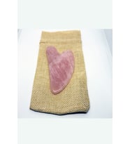 Pembe Kuvars Taşı Kalp Gua Sha Yüz Bakımı ( Özel Kesesinde )