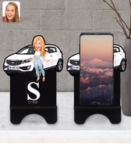 BK Gift Kişiye Özel Plakalı Kadın Kia Sportage Karikatürlü Ahşap Biblo Telefon Standı-2