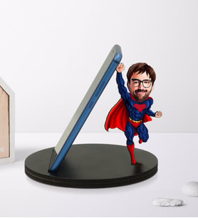 BK Gift Kişiye Özel Karikatürlü Süper Kahraman Ahşap Biblo Telefon Standı