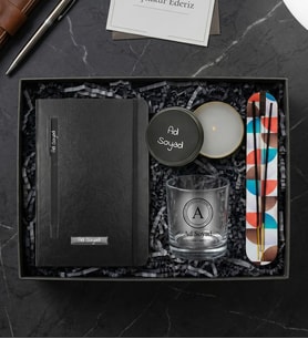 Kişiye Özel Baskılı Su Bardağı & Siyah Defter & Kalem & Metal Kutulu Mum & Tütsü Hediye Seti