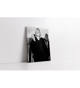 Marliyn Monroe Kürkü İle Siyah Beyaz Kanvas Tablo