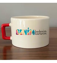 Benim Bedenim, Benim Kararım Baskılı Kadınlar Günü Kırmızı Kulplu C Fincan