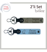 Kedili Ruhlara Uygun Şık Armağan, Kişisel Yazılı, 2’li Deri Anahtarlık, Kül Gri-Gök Mavi