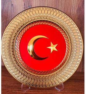 Gurur Dolu Dokunuş 21 cm Türk Bayrağı Motifli Dekoratif Polyester Tabak
