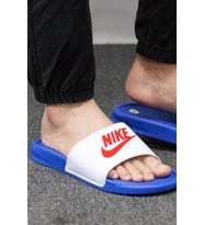 Nike Futura Benassi Slide Blue-White-Red Unisex Mavi-Beyaz Terlik Tek Bantlı (Mavi - Beyaz) (MAVI-BEYAZ)