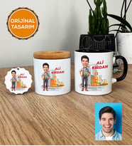 Kişiye Özel Karikatürlü İnşaat Mühendisi Hediye Seti Kupa Bardak, Kalemlik, Anahtarlık Erkek İnşaat Mühendisine Mühendisler Günü Hediyesi (Siyah)
