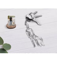 BK Gift Kişiye Özel Tam Boy Karakalem Erkek ve Köpek Karikatürlü Şeffaf Pleksi Anahtarlık-1 (Beyaz)