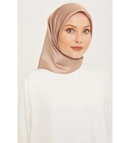 Düz Boyalı % 100 Sura İpek Eşarp 0010D (Karamel)