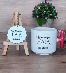 İyi Ki Varsın Hala Hediye Seti Kupa Bardak T Kulplu ve Anahtarlık Halaya Doğum Günü Hediyesi (Model 1)