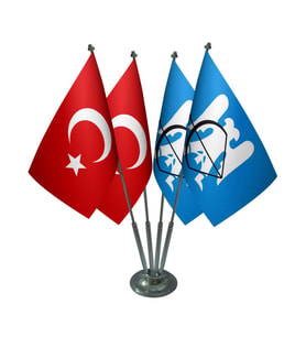 Masa Üstü Selçuklu Devleti Bayrağı Türk Bayrağı Dörtlü Krom Direk Masa Bayrak Seti