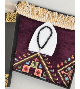 rkekler için Kilim Desenli Seccade, 33’lü Tesbih, Takke ve Özel Kutu Hediyelik Set (Mor)