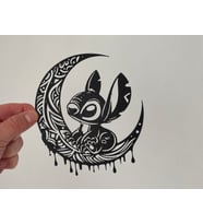 Stitch Ay Üzerinde Dekoratif Duvar Sanatı - Mandala Desenli Lilo & Stitch Duvar Dekoru