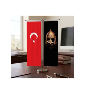 Fatih Sultan Mehmed Han Miğferi ve Türk Bayrağı Kırlangıç T tipi Masa Bayrak Takımı