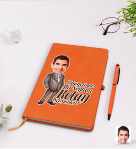 BK Gift Kişiye Özel Erkek Nihayetinde Karikatürlü Turuncu Termo Deri Defter Kalem Seti Model 1