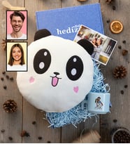 Kişiye Özel Karikatürlü Sevgiliye Hediye Hediye Kutusu - Kişiye Özel T Pastel Kupa, Peluş Yastık, Fotoğraf 1 Adet Sevgililer Günü Hediyesi