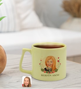 BK Gift Kişiye Özel Karikatürlü Anneler Günü Tasarımlı Pastel Sarı Middle Kupa Bardak, Anneye Hediye, Anneler Günü Hediyesi-1