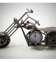 Kişiye Özel Metal Motosiklet Tasarımlı Analog Masa Saati - Dekoratif Motorcu Masa Süsü