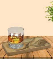BK Gift Kişiye Özel Mermer Tasarımlı Doğal Ahşap Tabaklı Viski Bardağı Sunum Seti Model 5
