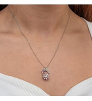 Pembe Dönen Zirkon Taşlı Çiçek 925 Ayar Gümüş Kadın Kolye