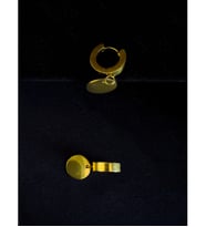 Oval Charmlı Gold Çelik Küpe -Kuzey Serisi
