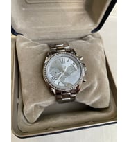 Zirkon Taşlı Quartz Gümüş Kadın Saati
