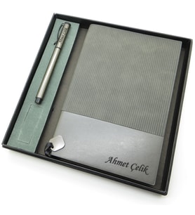 Signator® Codex  N147 Kişiye Özel Defterli Set - İsme Özel Gri Kalem + İsme Özel Gri Defter  İsme Özel Kutusunda Hediyelik Set (Karışık)