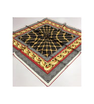 Zincirli Desen Black Seri Twill Eşarp Eşarp Askısı ile Birlikte 90x90 cm Nar Çiç