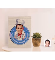 BK Gift Kişiye Özel Erkek Chef Kolay Yetişmiyor Karikatürlü Otantik Masaüstü Ahşap Palet Çerçeve-1 (Beyaz)