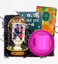 İsimli Fotoğraflı ve Işıklı Fanus & Pembe Kahve Fincanı  Kişiye Özel Premium Set (Model 3)