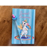 Gökkuşağı Unicorn Temalı Lastikli Defter ve Yumurtlayan Kalem Seti