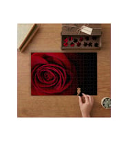 Kırmızı Gül Yakın Çekim Tasarımı 240 parça Ahşap Puzzle Ahşap Kutuda MP03468