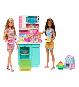 HJY94 Barbie Brooklyn ve Malibu Pasta Yapıyor Oyun Seti