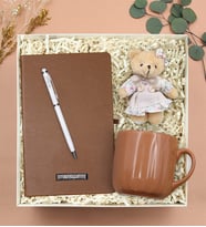 Kişiye Özel Kahverengi Defter & Beyaz Touch Pen & Kahverengi Kupa & Mini Elbiseli Ayıcık Anahtarlık Hediye Seti