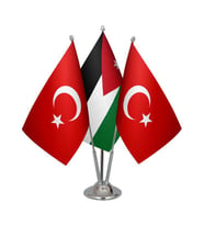 Masa Üstü Ürdün Bayrağı Türk Bayrağı Üçlü Krom Direk Masa Bayrak Seti