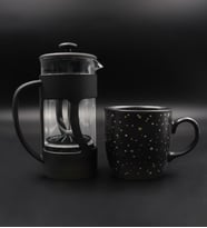 French Press & Yıldız Desenli Siyah Kupa Hediye Seti