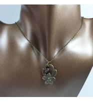 Orora Bronz Renk 30mm Çiçek Figürlü Kolye