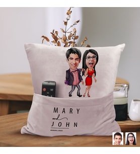 BK Gift Kişiye Özel Sevgililer Karikatür Tasarımlı Organizer Kumanda ve Atıştırmalık Cepli Pembe Kırlent Yastık-4 Arkadaşa Hediye, Cepli Yastık