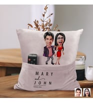 BK Gift Kişiye Özel Sevgililer Karikatür Tasarımlı Organizer Kumanda ve Atıştırmalık Cepli Pembe Kırlent Yastık-4 Arkadaşa Hediye, Cepli Yastık