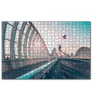 Cakapuzzle  Dubai Köprüsü'nde Balonlu Adam  Puzzle Yapboz MDF (Ahşap) (120 Parça)