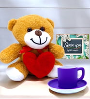 Kalpli Peluş Ayıcık ve Renkli Kahve Fincanı Hediye Seti (Mor)
