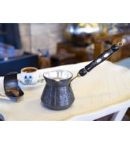 BAKIR CEZVE SEDEF KULPLU İŞLEMELİ TOMBAK MODEL SİYAH OKSİT RENK 7 KİŞİLİK