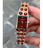 Choppers Marka Kırmızı Taş Kare Kadran Detaylı Kadın Kol Saati - Işıltılı ve Gösterişli Tasarım (Gold)