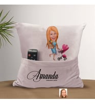 BK Gift Kişiye Özel Ev Hanımı Karikatür Tasarımlı Organizer Kumanda ve Atıştırmalık Cepli Pembe Kırlent Yastık-1 Arkadaşa Hediye, Cepli Yastık