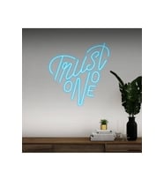 Trust No One Yazılı Neon Tabela