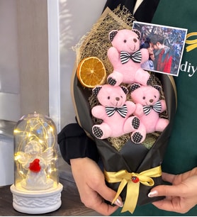 Size Özel Fotoğraflı Büyük Boy Ayıcık Buketi ve Led Işıklı Beyaz Melekli Fanus (Model 1)
