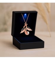 Işıklı Kutuda Sevgi Meleği 100 Dilde Seni Seviyorum Gümüş Kolye (Rose)