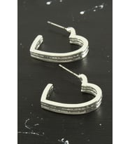 Trend Kalp Model Metal Küpe – Şıklığınıza Romantik ve Modern Bir Dokunuş!