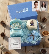 Kişiye Özel Karikatürlü Süper Kahraman Çift Sevgililer Hediye Kutusu - Kişiye Özel T Kupa, Atlı Karınca Müzik Kutusu, Peluş Anahtarlık Sevgililer Günü Hediyesi